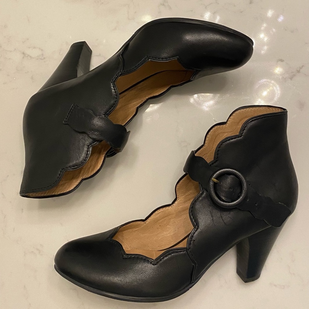 Adorable and funky miz mooz Carissa heels!